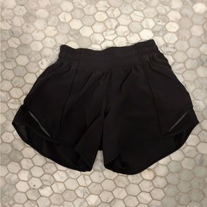 Lululemon black size 4 hotty hot shorts